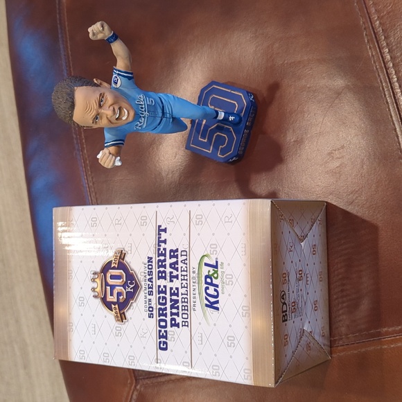 George Brett Pine Tar Bobblehead - Picture 1 of 13
